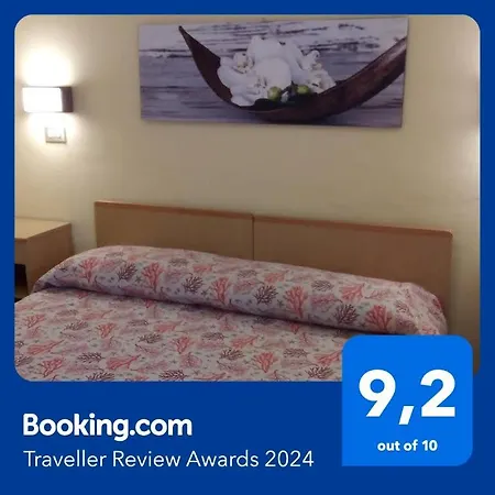 维塞尔巴卡门酒店 Viserbella di Rimini