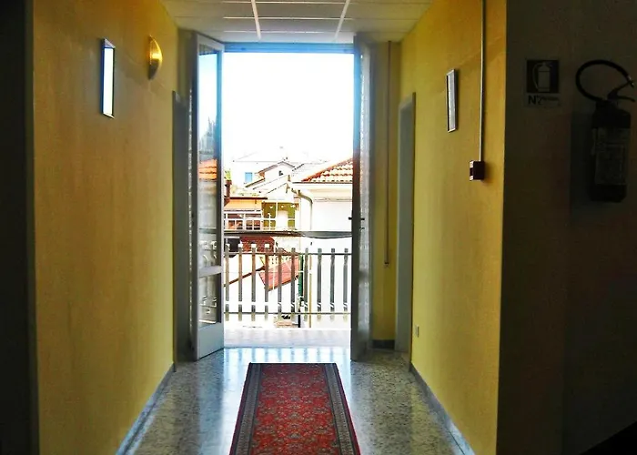 酒店 维塞尔巴卡门酒店 *