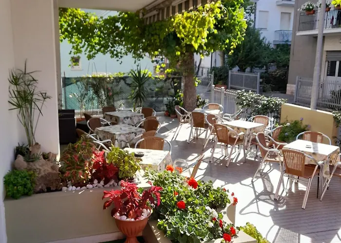 Carmen Viserba Отель *