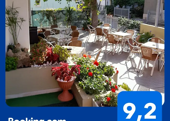 维塞尔巴卡门酒店 * Viserbella di Rimini