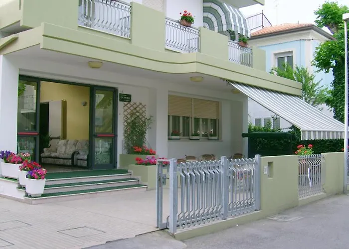 酒店 维塞尔巴卡门酒店 *