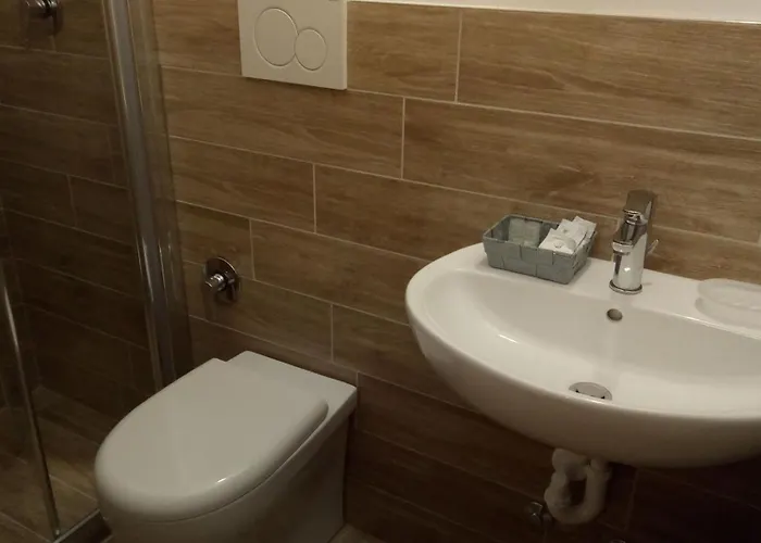 维塞尔巴卡门酒店 酒店 *