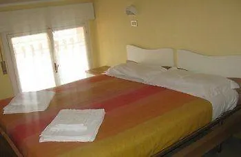 维塞尔巴卡门酒店 * Viserbella di Rimini